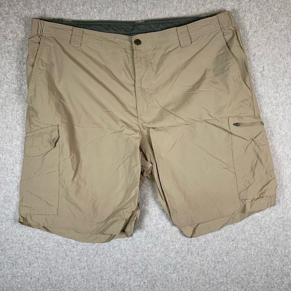 Columbia Men’s Size 42 Outdoor Hiking Flap Pocket Cargo Shorts Tan 10” Inseam
